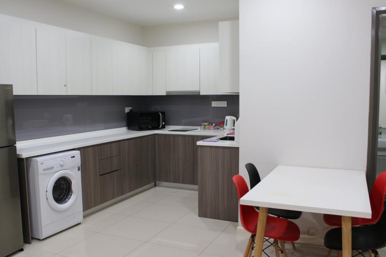 Suasana Suites D'Homestay Jb Town Johor Bahru Exterior photo